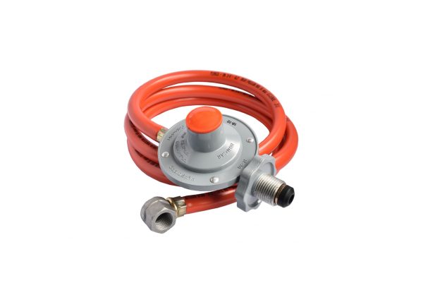 Regulador R20 Acción Directa Única Etapa GLP 28 mbar Volante 7/8 NGO x Mang 2m T1 con codo 3/8 NPTh 44585 BTU/h GLP